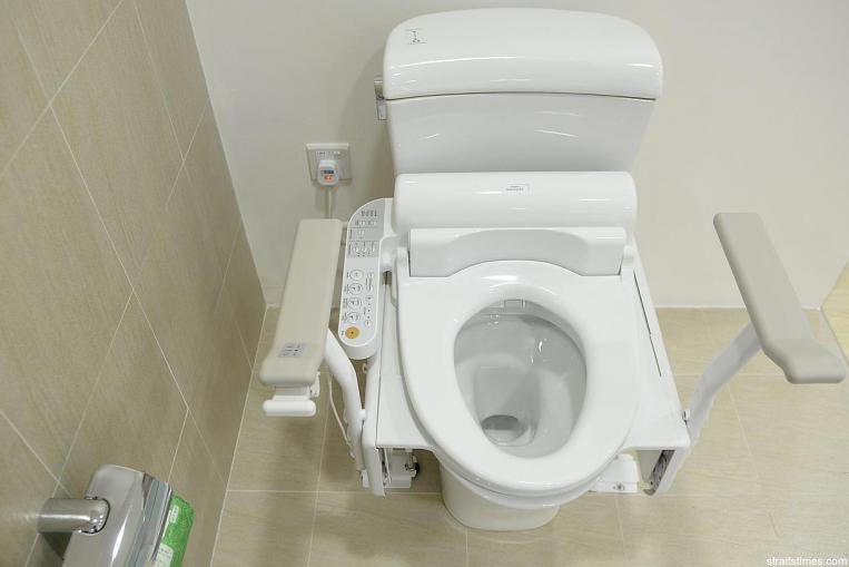 high-tech toilet japan